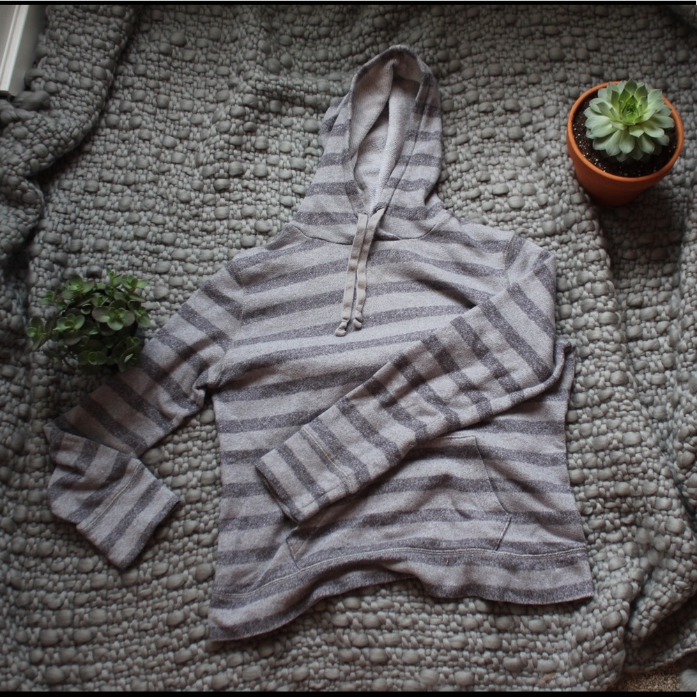 grey and black hoodie